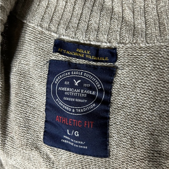 American Eagle Sweater - Picture 2 of 3